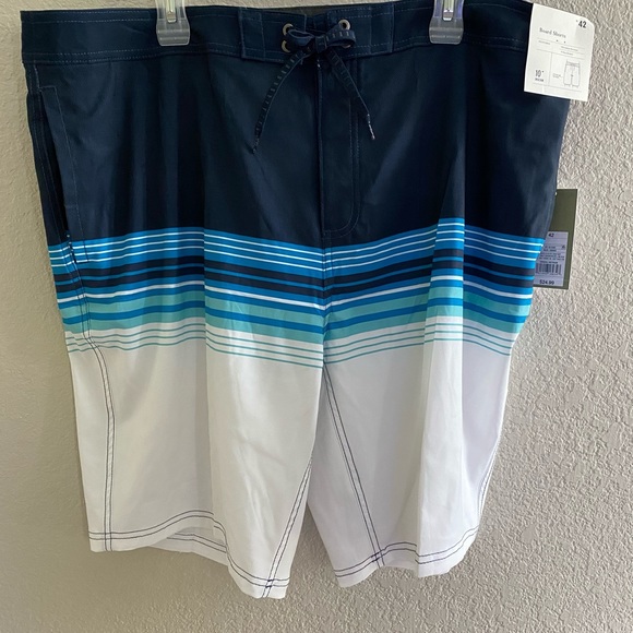 Goodfellow & Co Men's 10" Frequency Striped Board - Picture 5 of 5